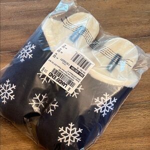 Lands' End Women’s Navy and White Snowflake Slippers Size 10M